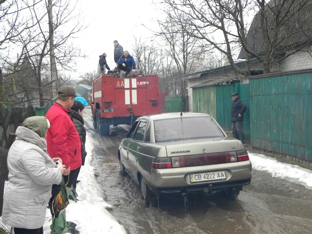 На Чернинговщине транспортом стали лодки