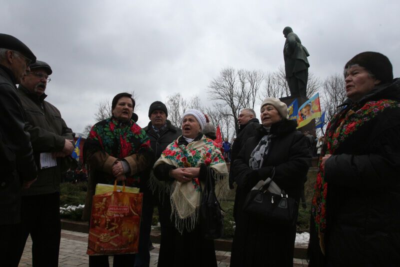 Митинг оппозиции около памятника Шевченко