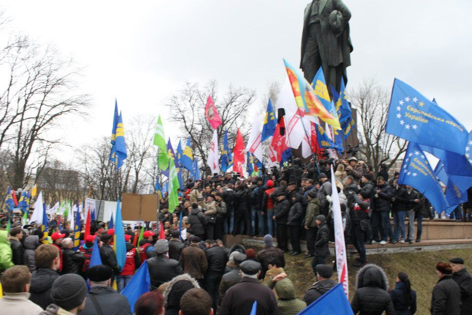 Митинг оппозиции около памятника Шевченко