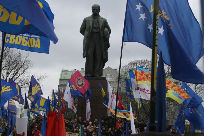 Митинг оппозиции около памятника Шевченко