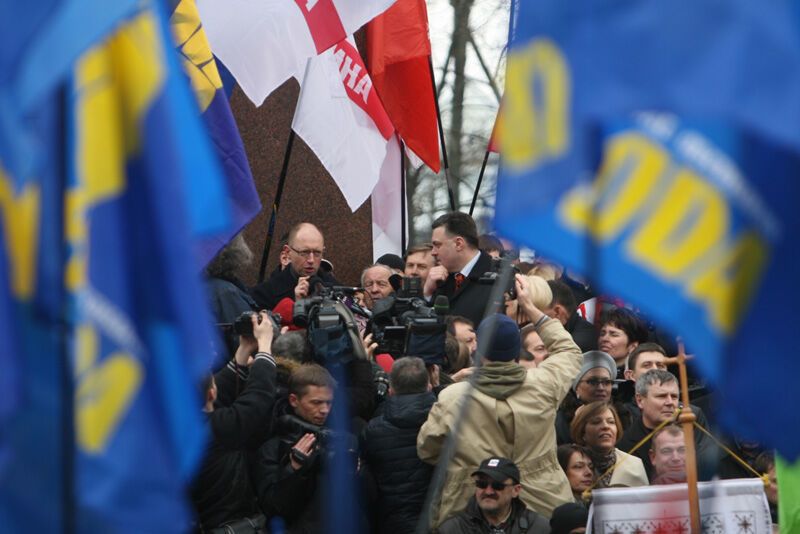 Митинг оппозиции около памятника Шевченко