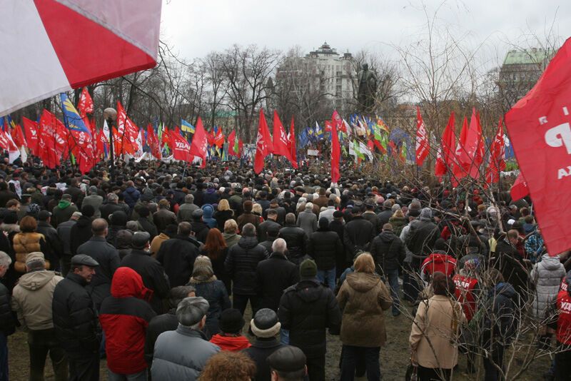 Митинг оппозиции около памятника Шевченко