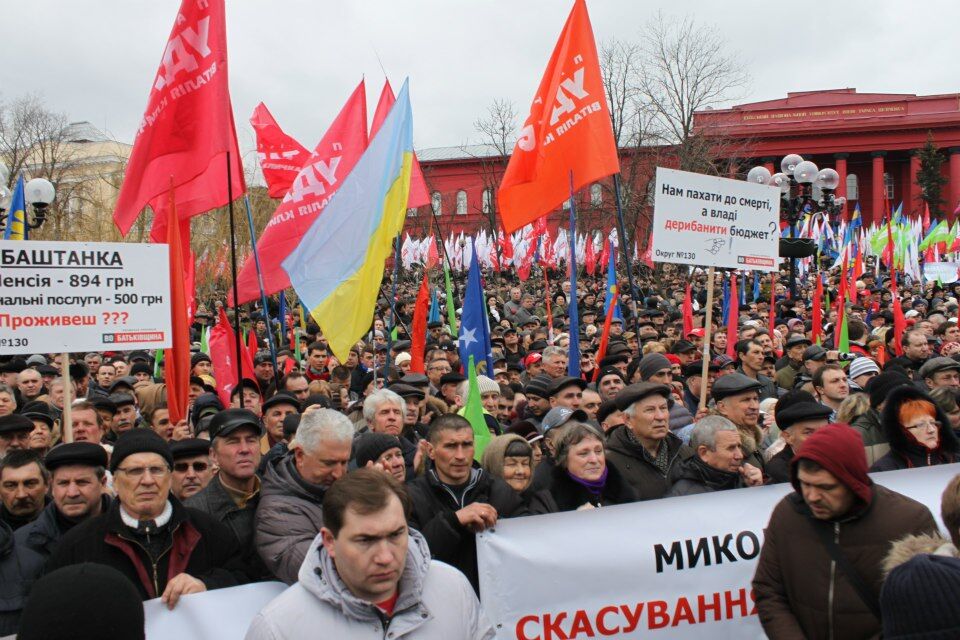 Митинг оппозиции около памятника Шевченко