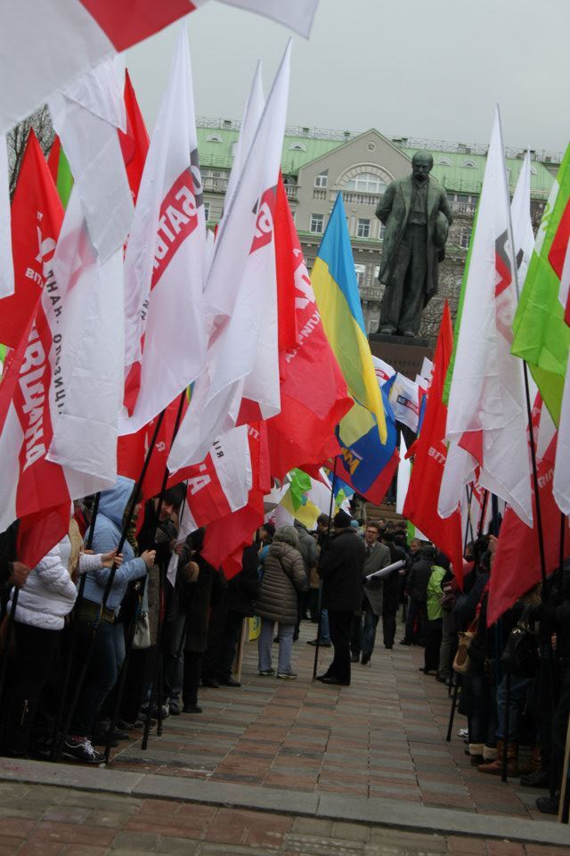 Митинг оппозиции около памятника Шевченко