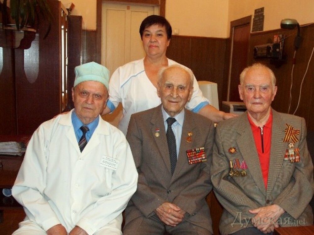 В одесской больнице работает 95-летний врач-ветеран