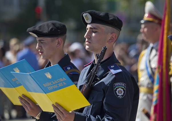 В Киеве 500 новобранцев присягнули на верность Украине