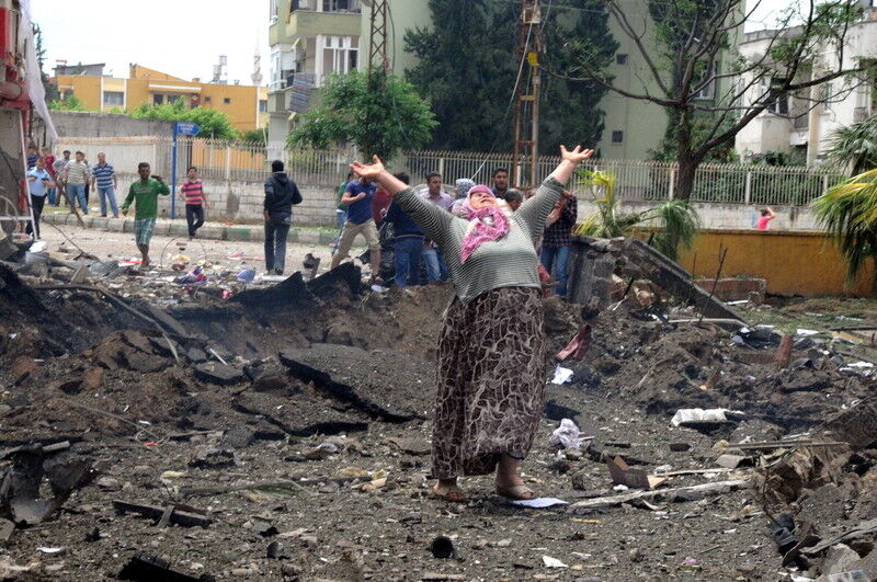 Жертв взрывов в Турции уже 40, сотня раненых