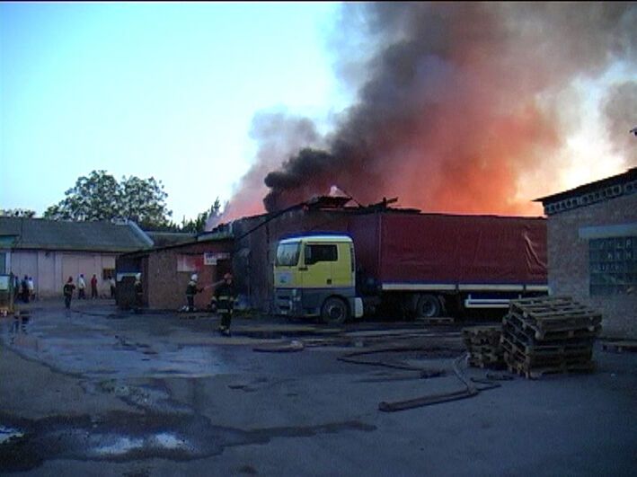 В Полтаве горели склады