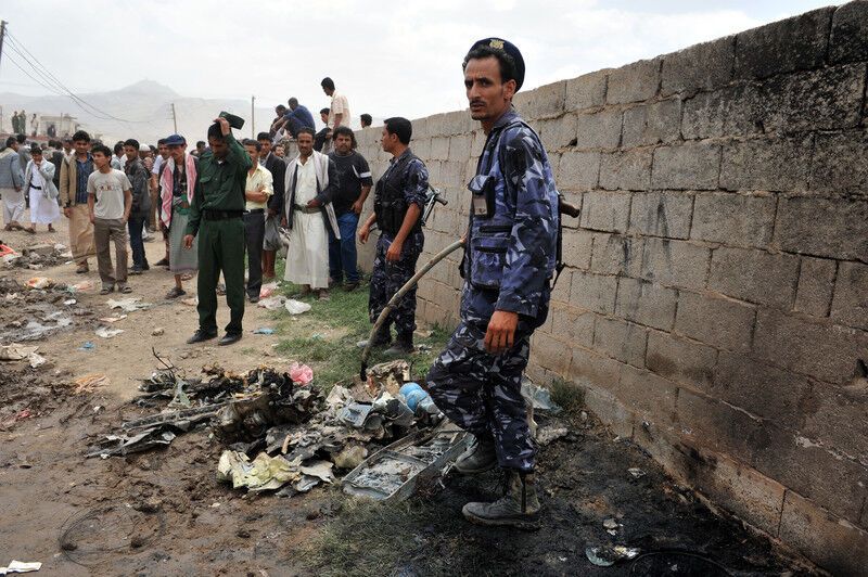 У Ємені літак впав на житловий район