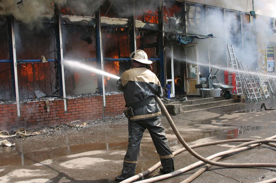 Пожар на Центральном рынке в Полтаве потушен