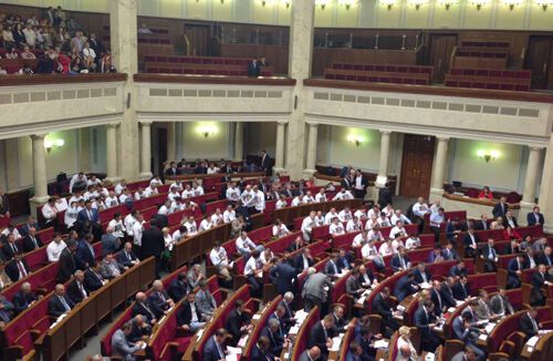 Януковича зустріли скандуванням "Юлі - волю!"