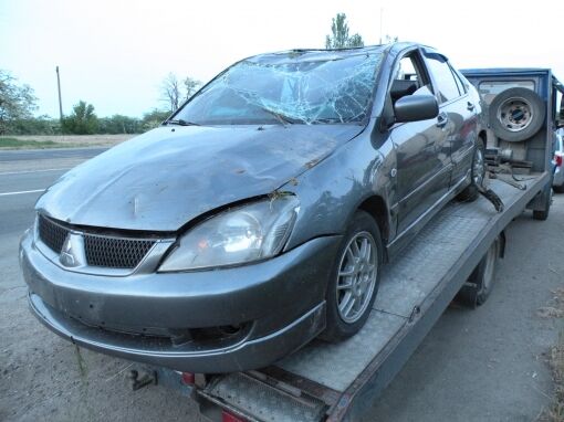 На Николаевщине легковушка влетела в автобус