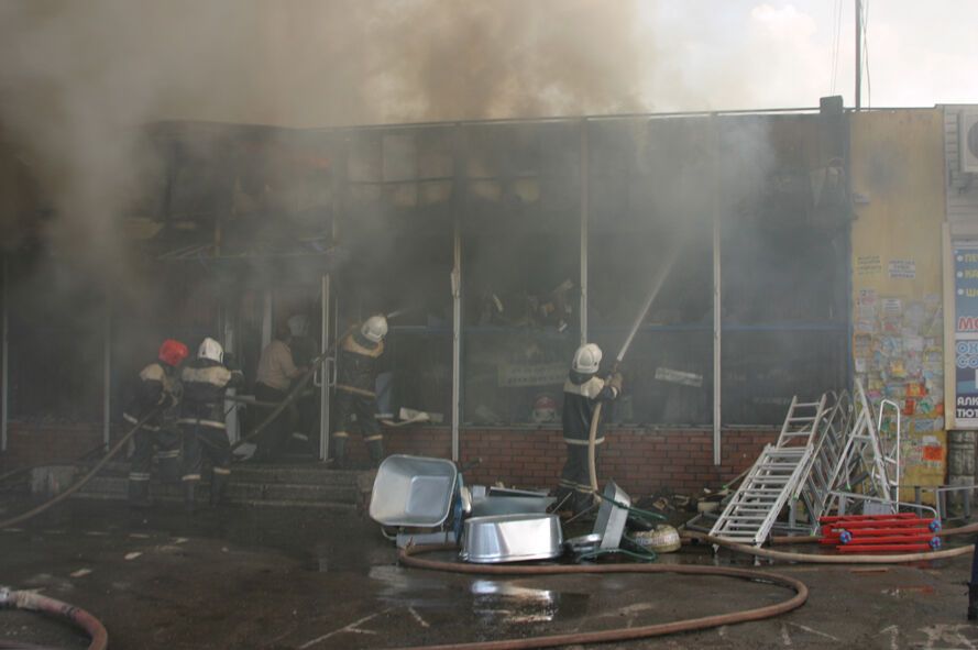 Пожежа на Центральному ринку в Полтаві згашена