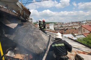 Во Львове потушили пожар с видом на исторический центр