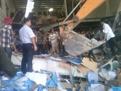 На фабрике в Камбодже рухнула крыша: есть жертвы