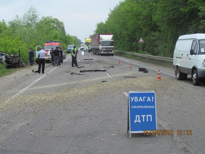 На Львовщине авто с россиянами влетело в грузовик: травмирован ребенок