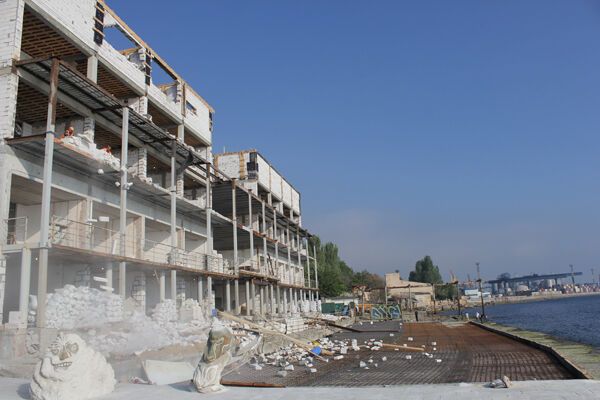 Мер Одеси руйнував 5-поверховий будинок