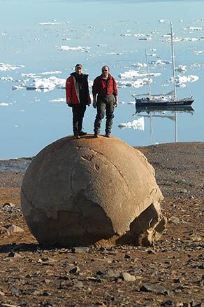 Загадочные шары на острове Чампа