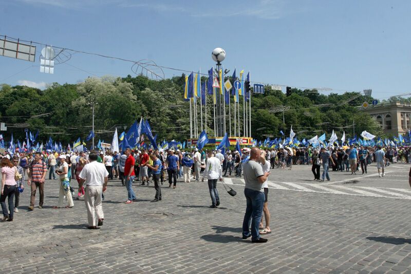 Битва мітингів у Києві: чий більше
