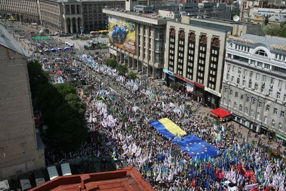 Оппозиция насчитала в своих рядах 20 тыс. митингующих, МВД - втрое меньше