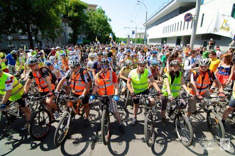 В центр Харькова съехались 6,5 тыс. велосипедистов