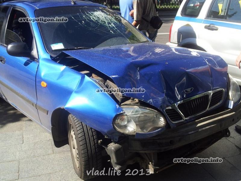 В Киеве Lanos разбил три Skoda Octavia: есть раненые