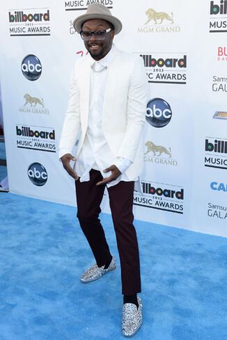 Звезды на Billboard Music Awards удивили вульгарными нарядами
