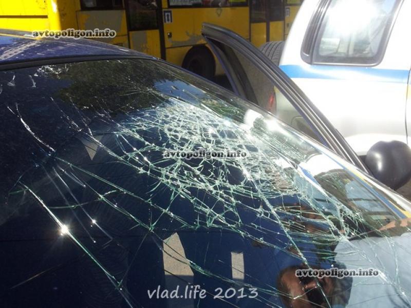 В Киеве Lanos разбил три Skoda Octavia: есть раненые