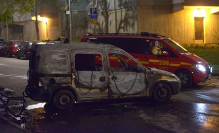 В Стокгольме во время беспорядков сожгли 100 авто