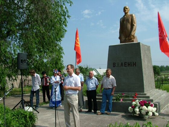 На Дніпропетровщині відновили пам'ятник Леніну