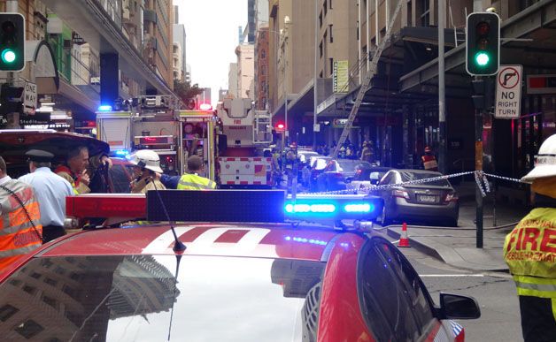 У Сіднеї понад тисячу осіб евакуювали через пожежу