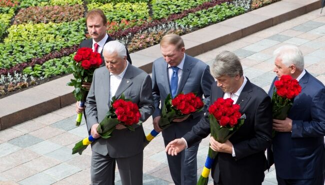 Президенти України поклали квіти до пам'ятника Шевченку