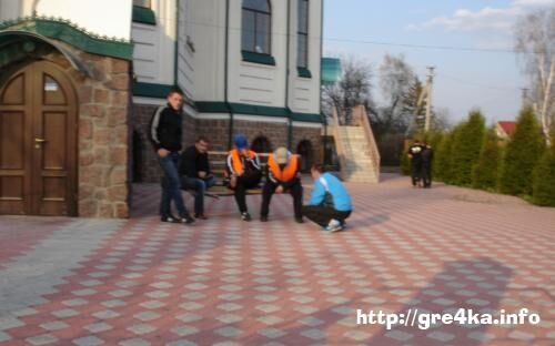 Журналистку "5 канала" избили захватившие храм на Кировоградщине - СМИ