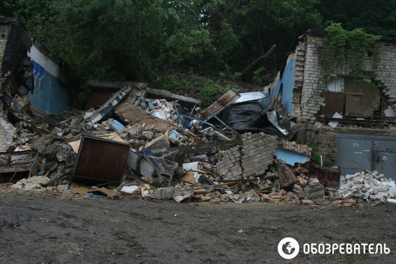 Оползень в Киеве: разрушено более десятка гаражей