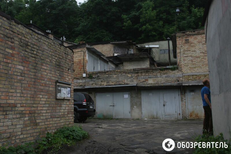 Оползень в Киеве: разрушено более десятка гаражей