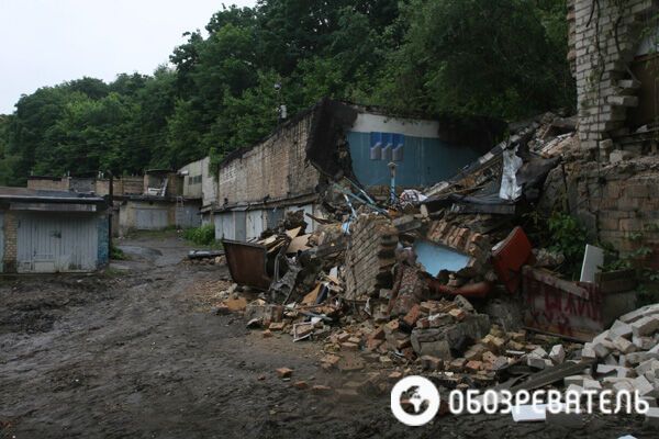 Оползень в Киеве: разрушено более десятка гаражей