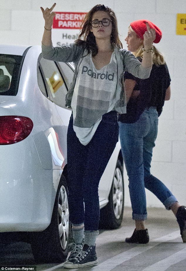 Немытая Кристен Стюарт тяжело переживает разрыв