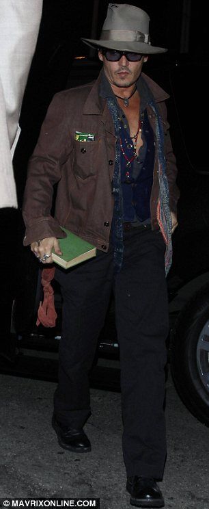 Джонни Депп познакомил Эмбер Херд с друзьями