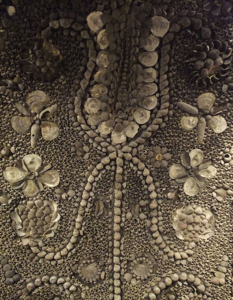 Загадка из глубины веков - грот из ракушек в городе Маргит