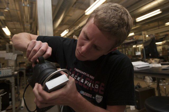 Обувь научили генерировать электроэнергию