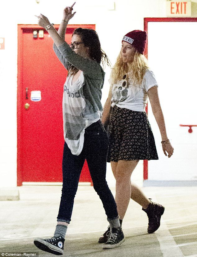 Немытая Кристен Стюарт тяжело переживает разрыв