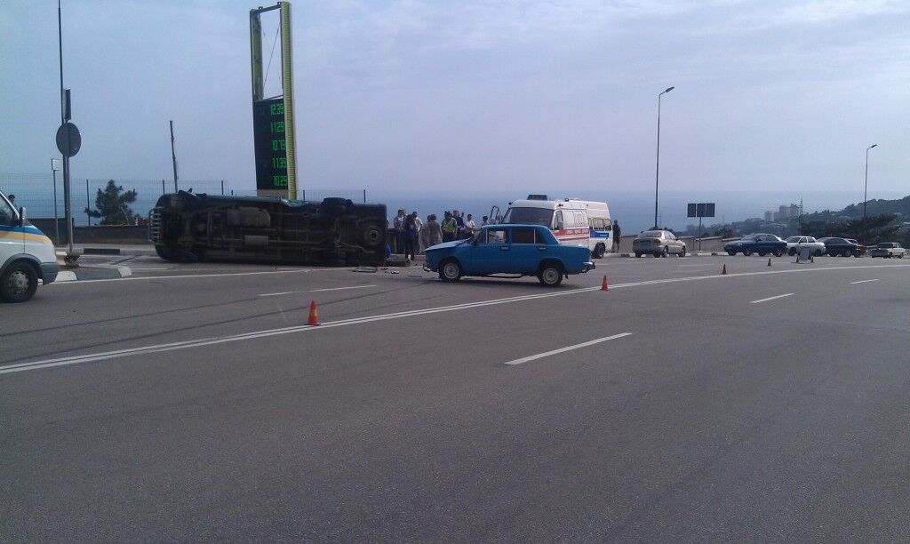 В Крыму перевернулся автобус с детьми