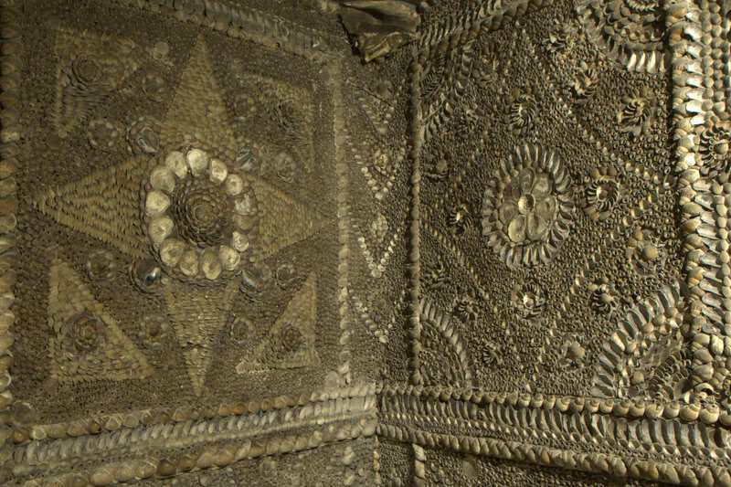 Загадка из глубины веков - грот из ракушек в городе Маргит