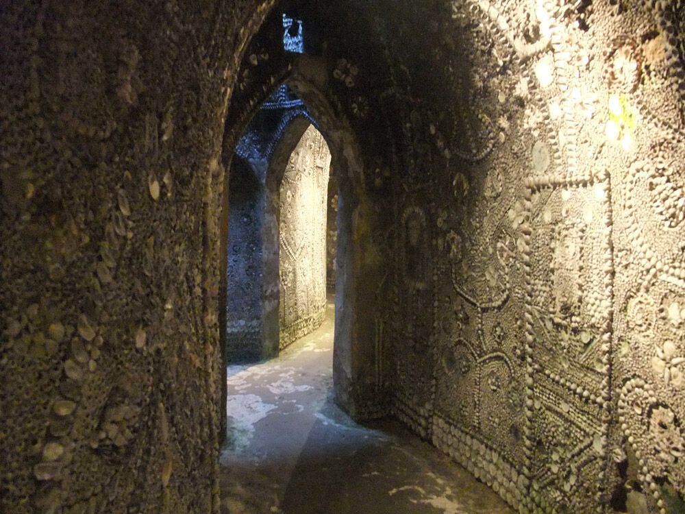 Загадка из глубины веков - грот из ракушек в городе Маргит