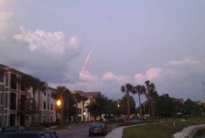 США запустили ракету с военным спутником