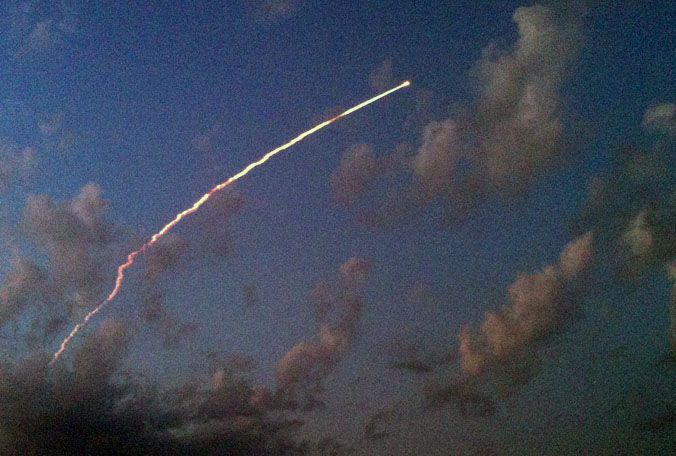 США запустили ракету с военным спутником