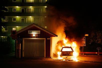 В Швеции ночные беспорядки вышли за пределы Стокгольма
