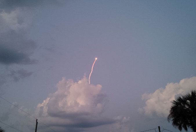 США запустили ракету с военным спутником