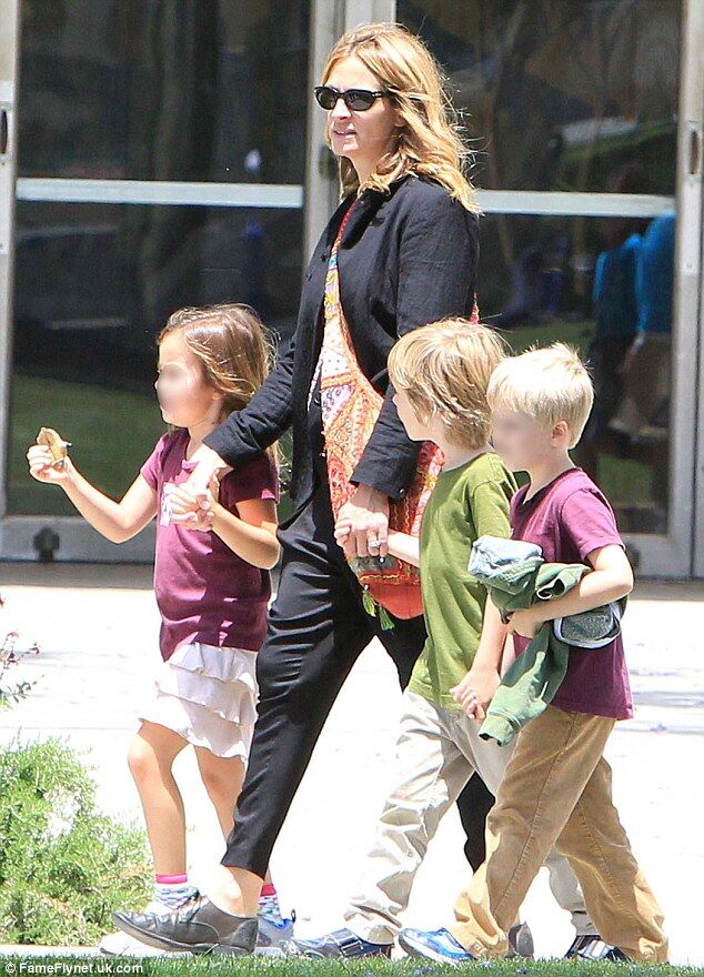 Джулия Робертс взялась за образование 5-летнего сына