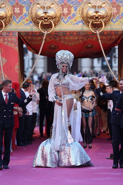 Сказочный Life Ball собрал звезд в шароварах